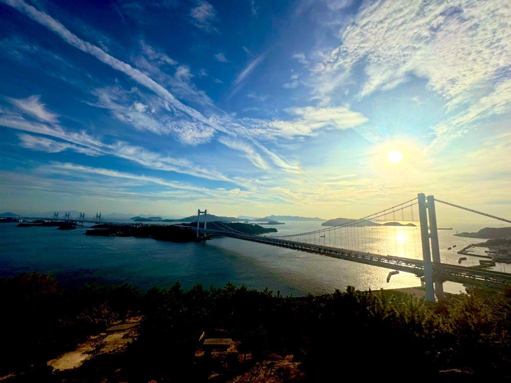 鷲羽山から臨む瀬戸大橋